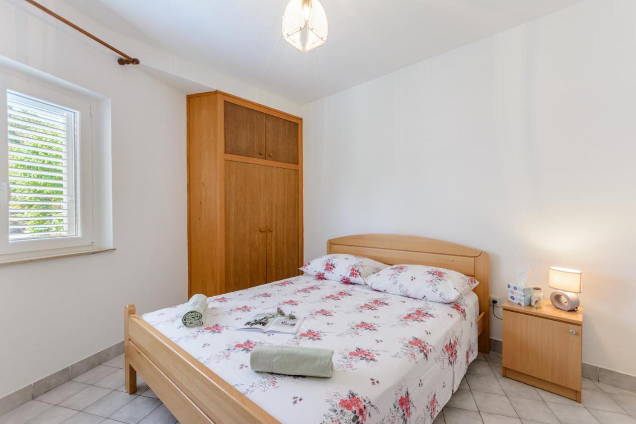 Apartments By The Sea Sumartin, Brac - 2952 외부 사진